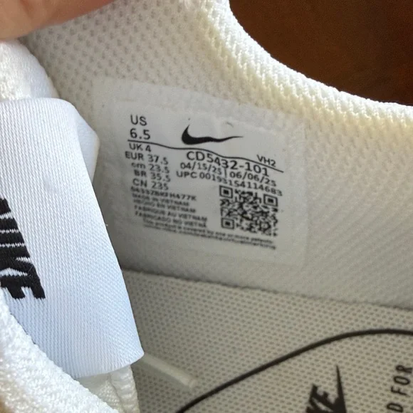 Nike White and Black Air Max Excee Sneakers - Picture 3 of 7